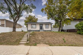 Photo 2: 720 Fairford Street East in Moose Jaw: Hillcrest MJ Residential for sale : MLS®# SK909097