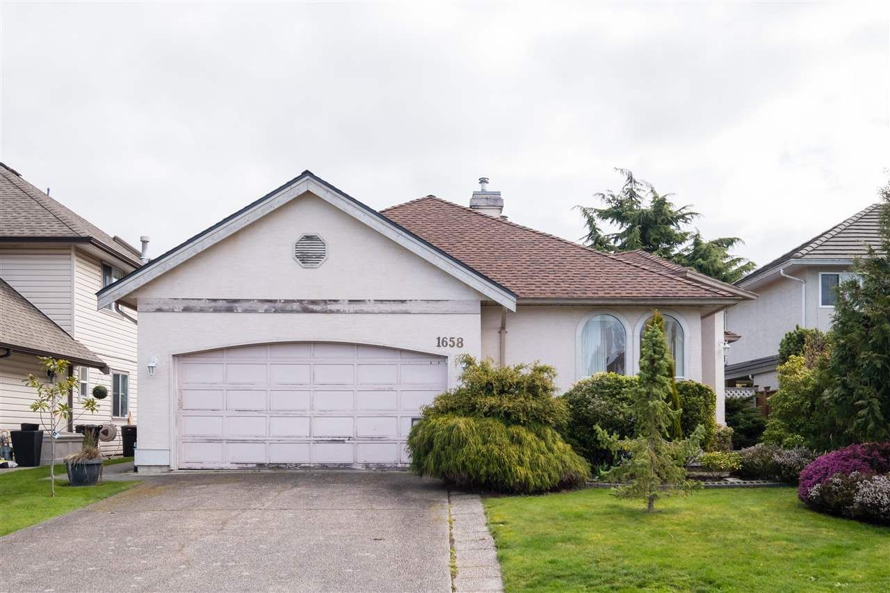 Main Photo: 1658 GOLF CLUB DRIVE in : Cliff Drive House for sale : MLS®# R2574829