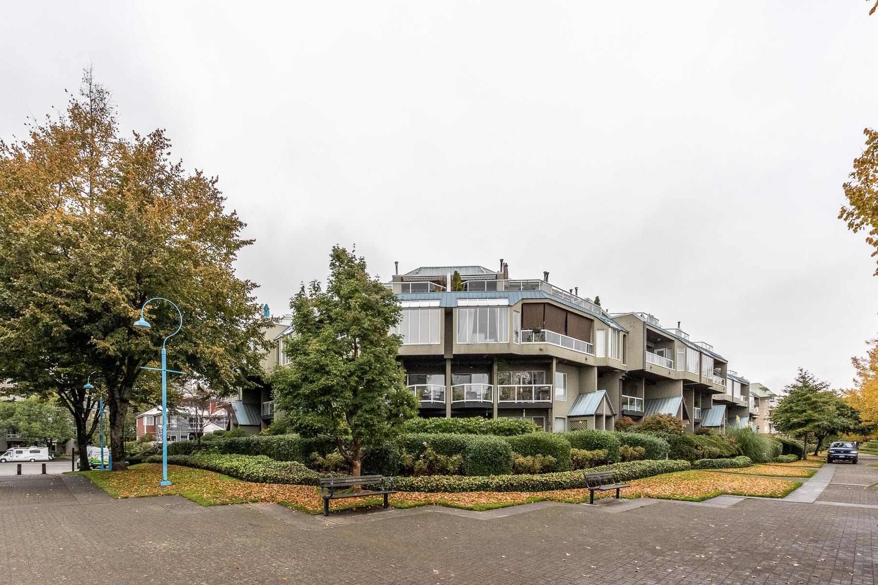 Photo 2: Photos: 110 31 RELIANCE Court in New Westminster: Quay Condo for sale in "QUAYWEST" : MLS®# R2627389