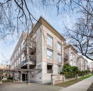 Photo 1: 106 2161 W 12TH Avenue in Vancouver: Kitsilano Condo for sale in "The Carlings" (Vancouver West)  : MLS®# R2427878