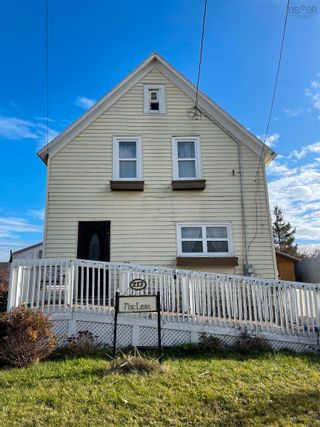 Photo 1: 217 King Edward Street in Glace Bay: 203-Glace Bay Residential for sale (Cape Breton)  : MLS®# 202226973