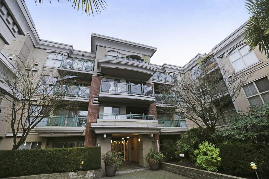 Main Photo: 316 332 LONSDALE AVENUE in North Vancouver: Lower Lonsdale Condo for sale : MLS®# R2224894