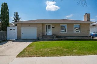 Photo 1: 38 Doubleday Drive in Winnipeg: Maples Residential for sale (4H)  : MLS®# 202313101