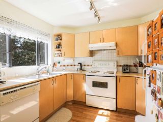 Photo 2: 209 175 E 10TH STREET in North Vancouver: Central Lonsdale Condo for sale : MLS®# R2203480