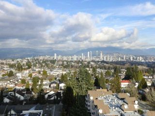 Photo 2: 1406 4160 SARDIS Street in Burnaby: Central Park BS Condo for sale in "Central Park Place" (Burnaby South)  : MLS®# R2428333