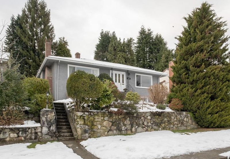 FEATURED LISTING: 127 SEVENTH Avenue East New Westminster