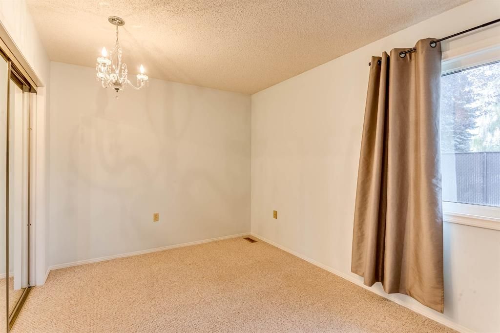 Photo 12: Photos: 2619 Dovely Court SE in Calgary: Dover Row/Townhouse for sale : MLS®# A1152690
