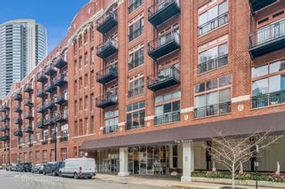 Photo 1: 360 W Illinois Street Unit 401 in Chicago: CHI - Near North Side Residential for sale ()  : MLS®# 11306399