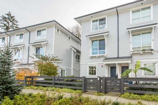 Photo 2: 15 19696 HAMMOND Road in Pitt Meadows: South Meadows Townhouse for sale in "Bonson by Mosaic" : MLS®# R2635401