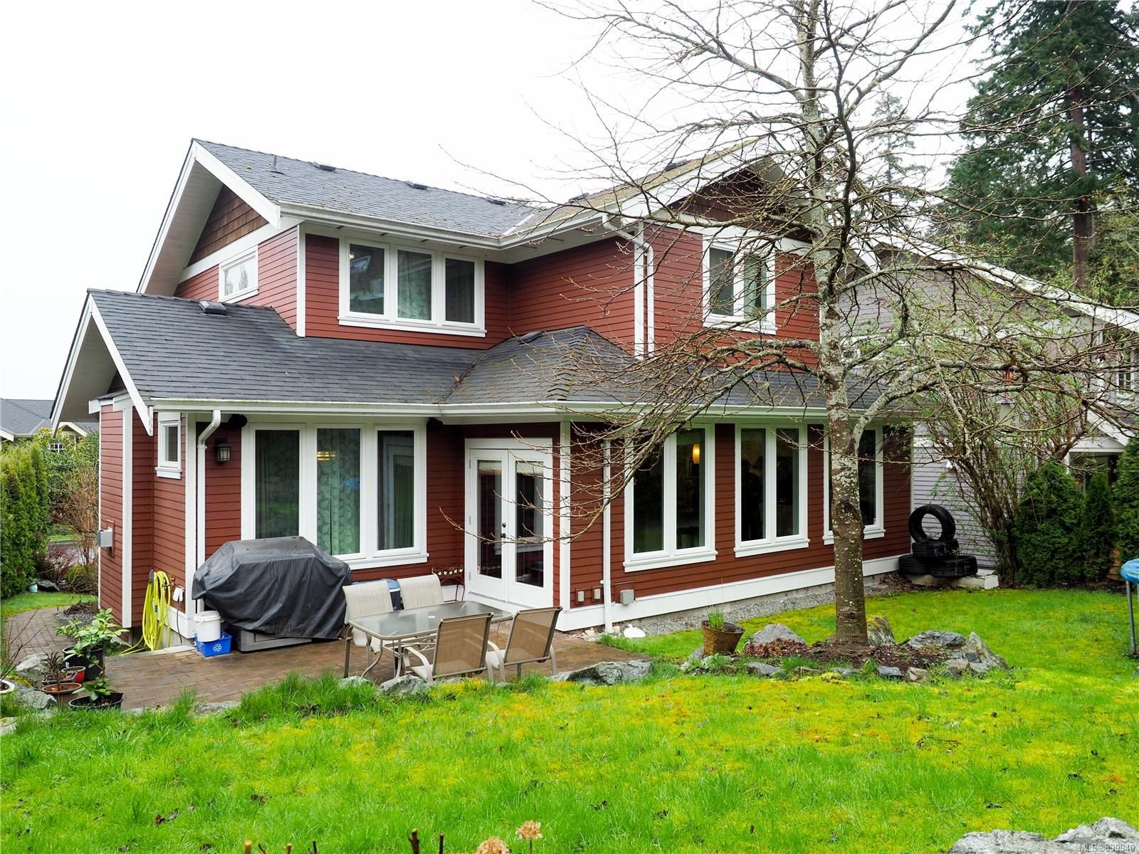 Photo 26: Photos: 3839 South Valley Dr in Saanich: SW Strawberry Vale House for sale (Saanich West)  : MLS®# 899940