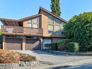 Photo 1: 1023 CORONA Crescent in Coquitlam: Chineside House for sale : MLS®# R2762992