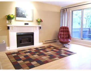 Photo 2: 102 1689 E 4TH Avenue in Vancouver: Grandview VE Condo for sale in "ARGUS MANOR" (Vancouver East)  : MLS®# V666440