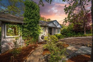 Photo 1: 3528 Richmond Rd in Saanich: SE Mt Tolmie House for sale (Saanich East)  : MLS®# 903699