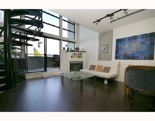 Photo 1: 313 428 W 8TH Avenue in Vancouver: Mount Pleasant VW Condo for sale in "XL LOFTS" (Vancouver West)  : MLS®# V667228