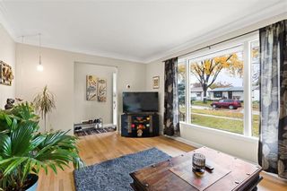 Photo 4: 512 St. Anthony Avenue in Winnipeg: West Kildonan Residential for sale (4D)  : MLS®# 202200040