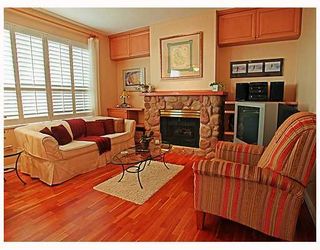 Photo 5: 203 1465 PARKWAY Boulevard in Coquitlam: Westwood Plateau Townhouse for sale in "SILVER OAK" : MLS®# V702547