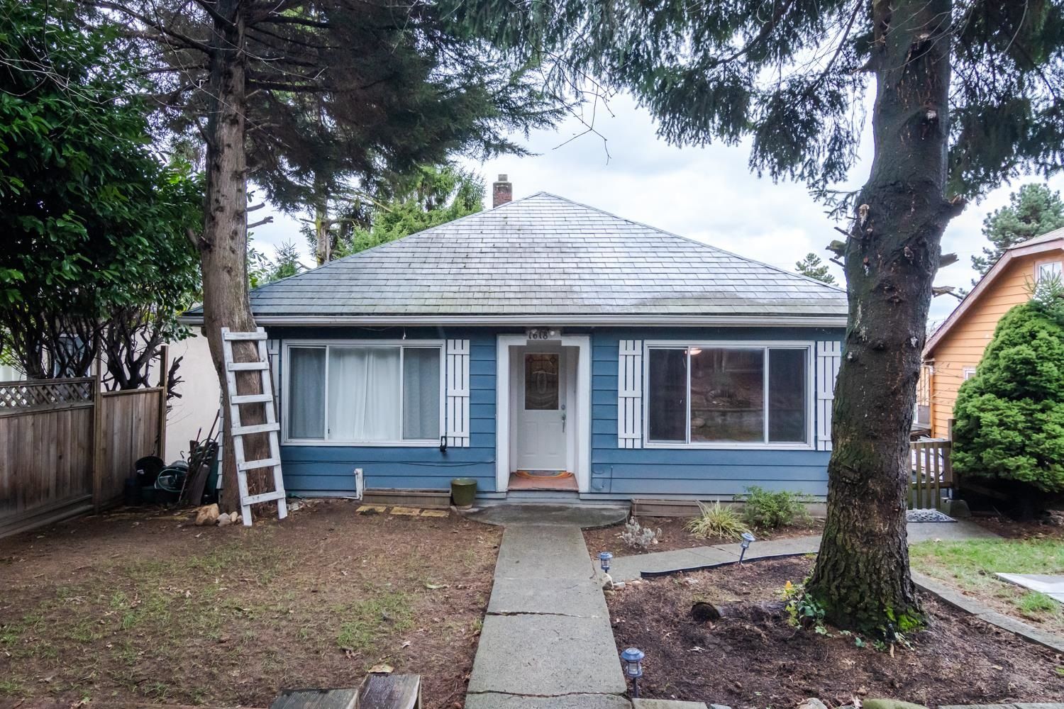 Main Photo: 1618 SIXTH Avenue in New Westminster: Uptown NW House for sale : MLS®# R2661574