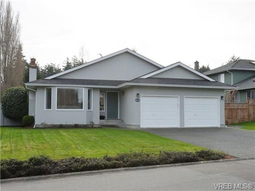 Main Photo: 1017 Symphony Pl in VICTORIA: SE Cordova Bay House for sale (Saanich East)  : MLS®# 692380