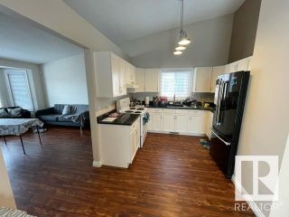 Photo 5: 8025 15A Avenue in Edmonton: Zone 29 House for sale : MLS®# E4382382