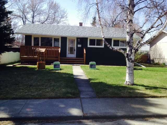 Main Photo: 4407 35 AVE SW in CALGARY: Glenbrook Residential Detached Single Family for sale (Calgary)  : MLS®# C3615315