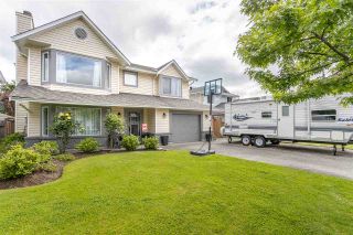 Photo 1: 19677 SOMERSET Drive in Pitt Meadows: Mid Meadows House for sale in "Somerset" : MLS®# R2460932