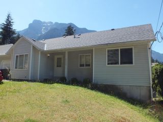 Photo 1: 21343 THACKER MTN Road: Hope House for sale (Hope & Area)  : MLS®# R2711022