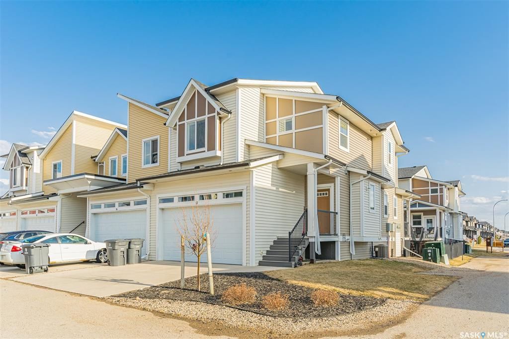 Main Photo: 13 600 Maple Crescent in Warman: Residential for sale : MLS®# SK917397