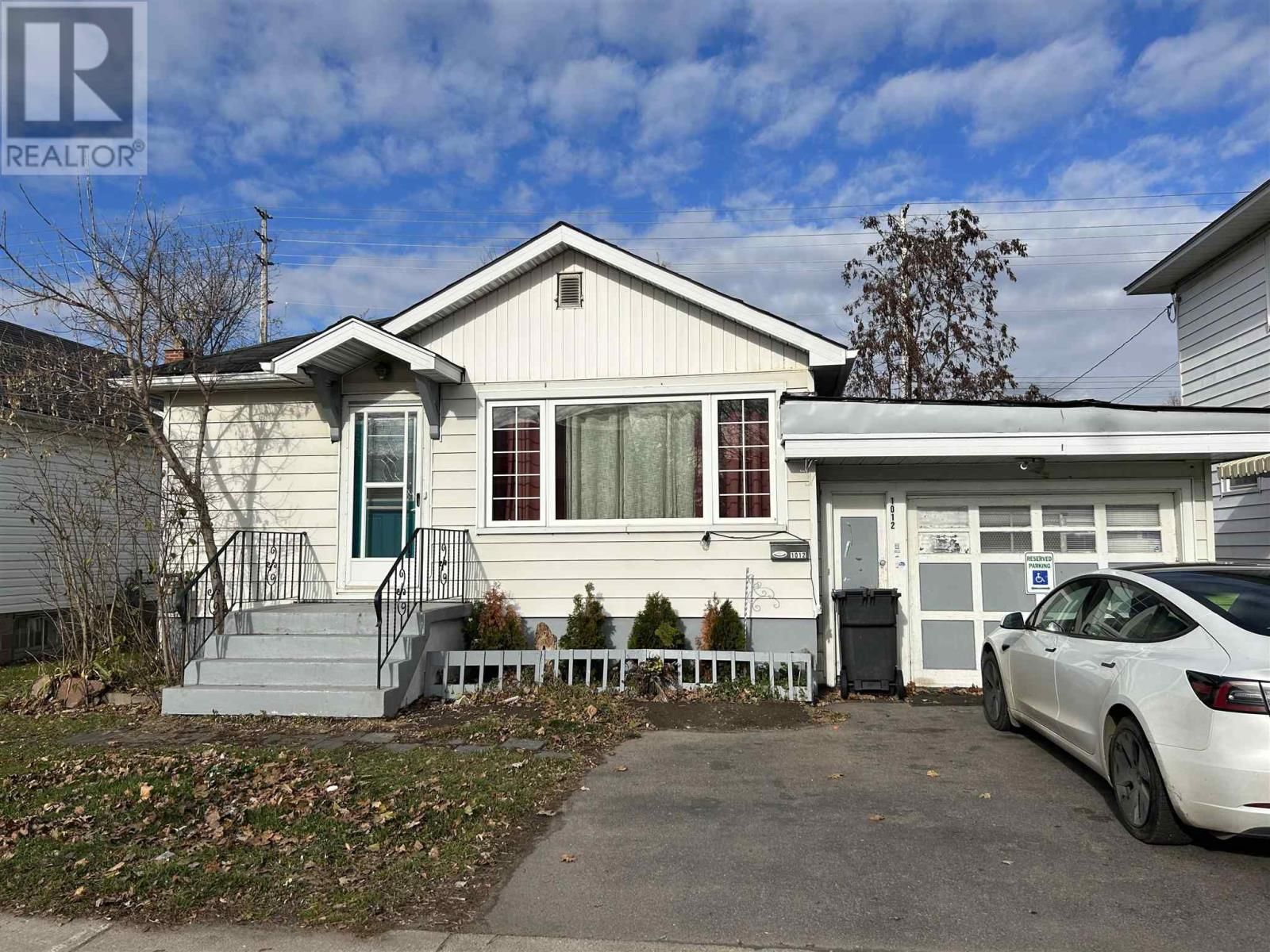Main Photo: 1012 Wellington ST E in Sault Ste. Marie: House for sale : MLS®# SM232824