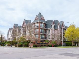 Main Photo: 423 17769 57 Avenue in Surrey: Cloverdale BC Condo for sale in "CLOVER DOWNS ESTATES" (Cloverdale)  : MLS®# R2870625