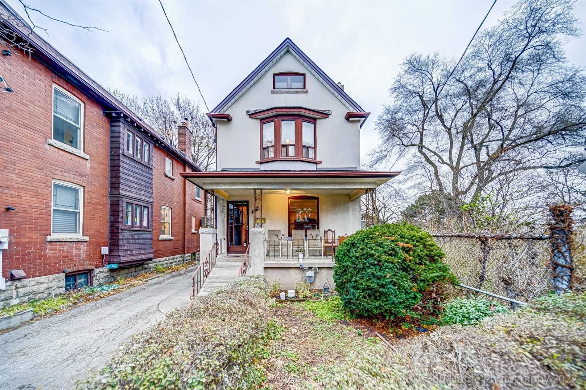 Main Photo: 195 Oakmount Road in Toronto: High Park North House (2-Storey) for sale (Toronto W02)  : MLS®# W5838182