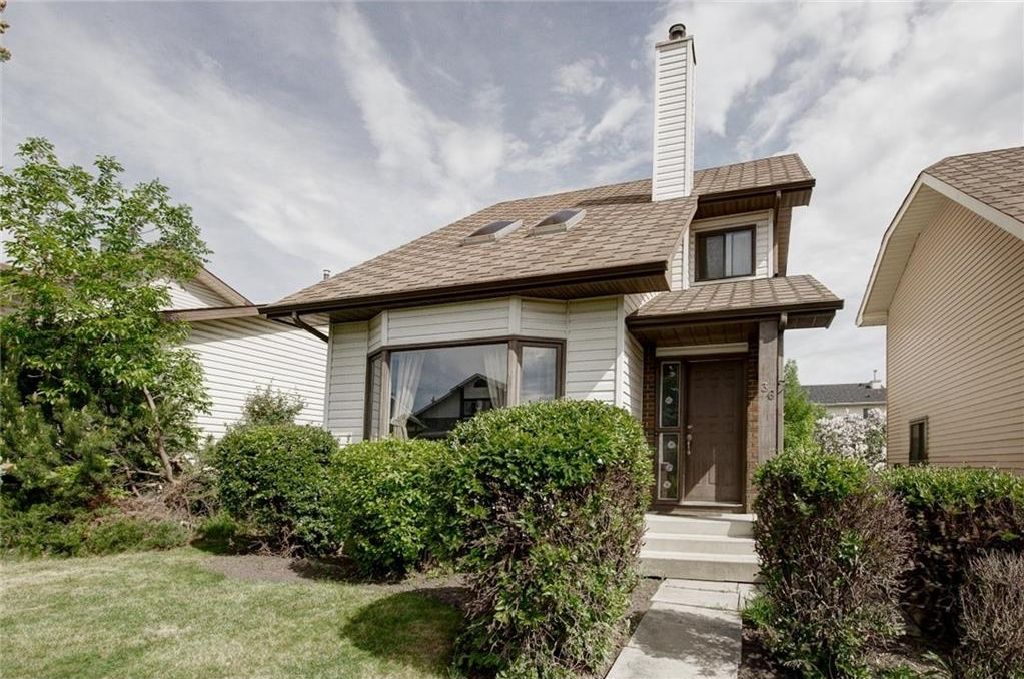 Main Photo: 36 MILLSIDE Road SW in Calgary: Millrise House for sale : MLS®# C4123093