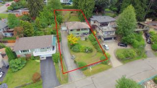 Photo 2: 4740 CEDARCREST Avenue in North Vancouver: Canyon Heights NV House for sale : MLS®# R2129725