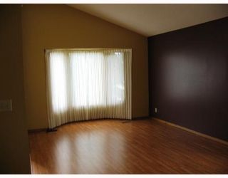 Photo 6: 10 KINSBOURNE GREEN Crescent in WINNIPEG: St Vital Residential for sale (South East Winnipeg)  : MLS®# 2813106