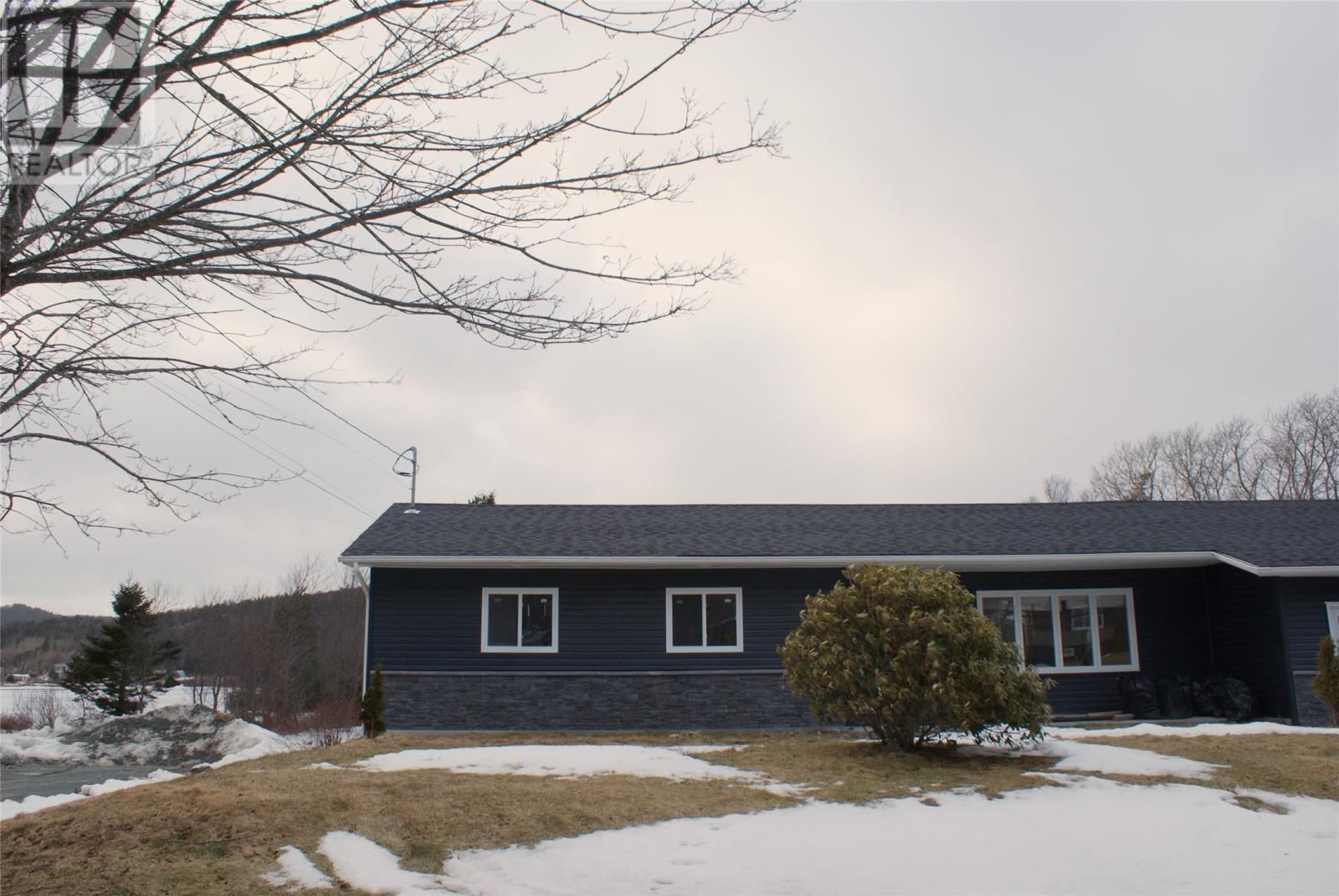 Main Photo: 98 Shearstown Road in Bay Roberts: House for rent : MLS®# 1256588