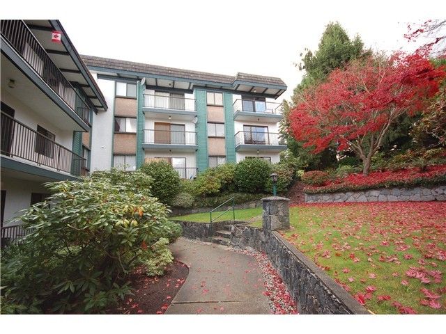 Main Photo: 109 5450 EMPIRE Drive in Burnaby: Capitol Hill BN Condo for sale in "EMPIRE PLACE" (Burnaby North)  : MLS®# V1020859