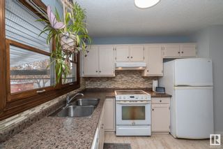 Photo 2: 9811 169 Avenue in Edmonton: Zone 27 House for sale : MLS®# E4327663
