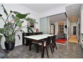Photo 2: 606 256 2nd Avenue in Vancouver: Mount Pleasant VE Condo for sale (Vancouver East)  : MLS®# V1032140