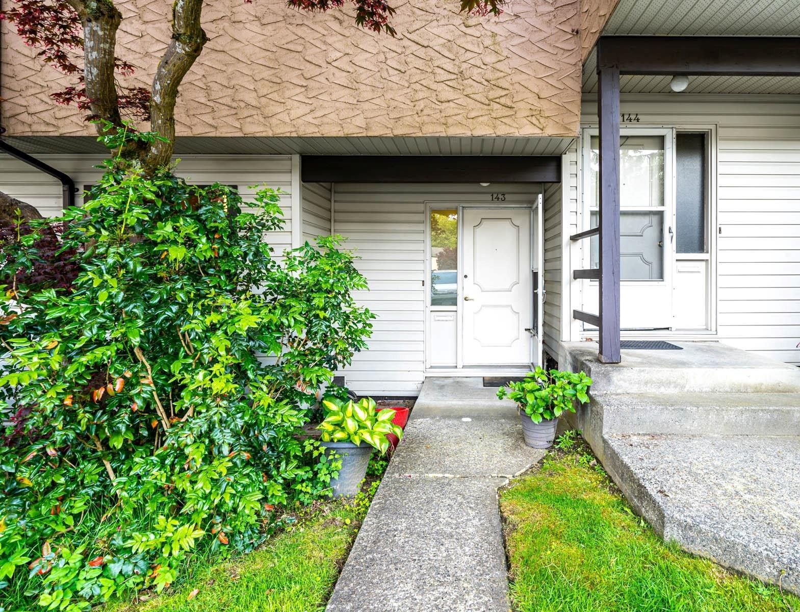 Main Photo: 143 511 GATENSBURY Street in Coquitlam: Central Coquitlam Townhouse for sale in "PEBBLE CREEK" : MLS®# R2707729