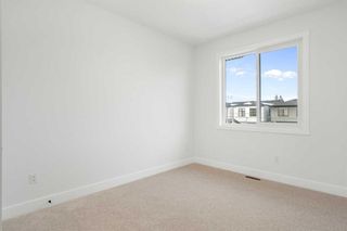 Photo 14: 628 21 Avenue NE in Calgary: Winston Heights/Mountview Semi Detached (Half Duplex) for sale : MLS®# A2085272