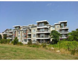 Photo 1: 130 5700 ANDREWS Road in Richmond: Steveston South Condo for sale in "RIVERS REACH" : MLS®# V726492