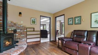 Photo 5: 1373 W Treebank Rd in Esquimalt: Es Kinsmen Park House for sale : MLS®# 874282
