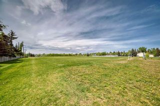 Photo 38: 40 Woodgreen Crescent SW in Calgary: Woodlands Detached for sale : MLS®# A2140789