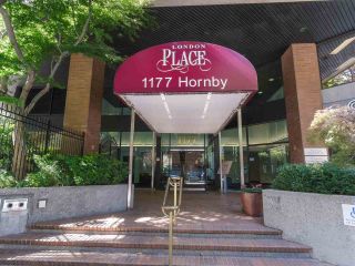 Photo 13: 911 1177 HORNBY Street in Vancouver: Downtown VW Condo for sale in "LONDON PLACE" (Vancouver West)  : MLS®# R2403414