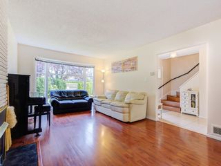 Photo 4: 6071 CAMSELL Crescent in Richmond: Granville House for sale in "Granville" : MLS®# R2728557