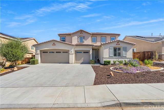 Main Photo: House for sale : 4 bedrooms : 30150 Pine Needle Road in Menifee