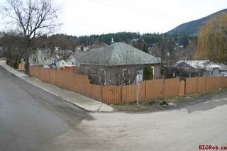 Photo 2: 230 - 1st Street S.E. in Salmon Arm: Downtown House for sale : MLS®# 9228233