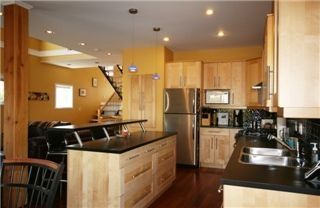 Photo 5: : Single Family Dwelling for sale (Esquimalt
Esquimalt
Victoria
Vancouver Island/Smaller Islands
British Columbia)  : MLS®# 252065