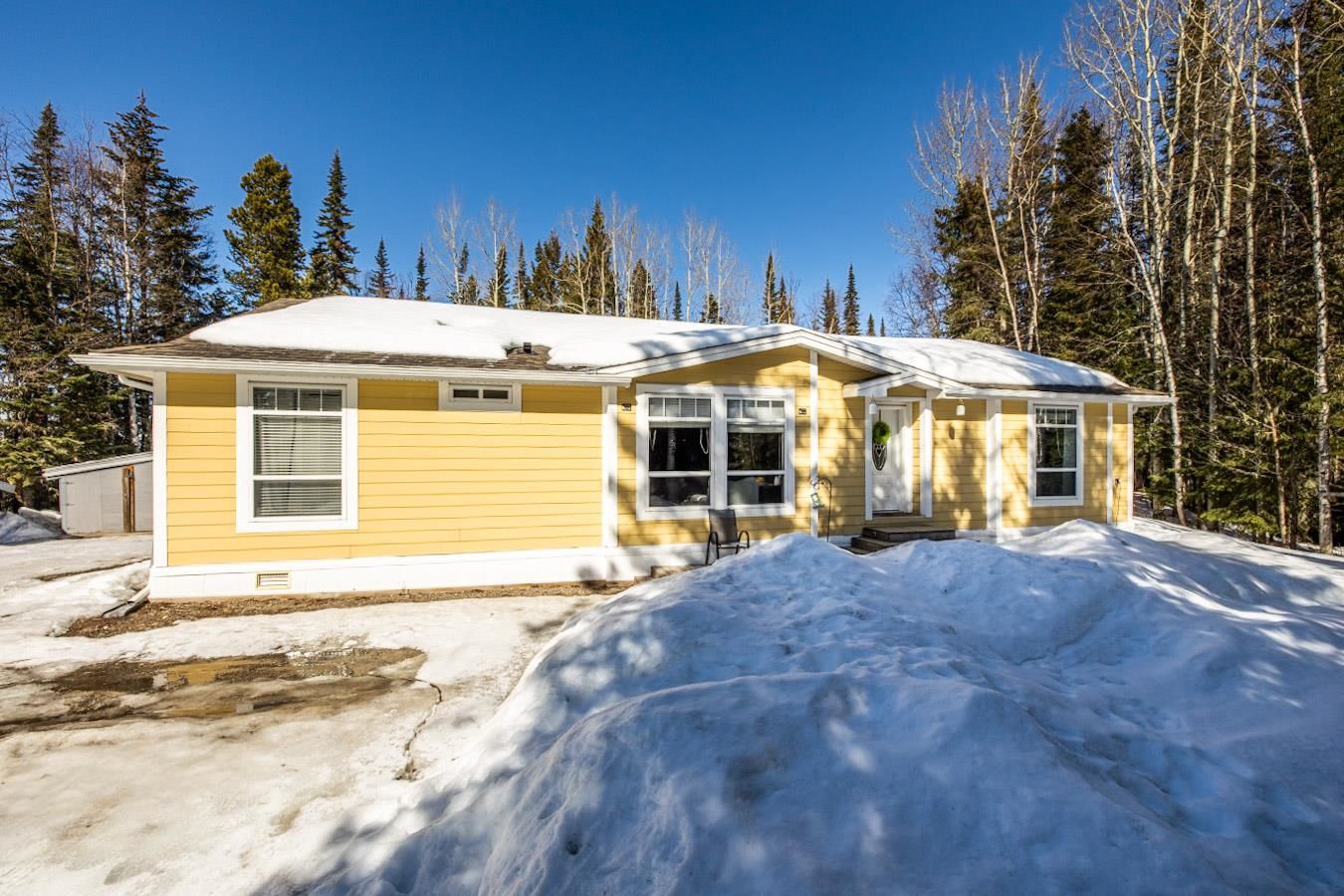 Main Photo: 10100 MERTON Place in Prince George: Shelley Manufactured Home for sale (PG Rural East)  : MLS®# R2762965