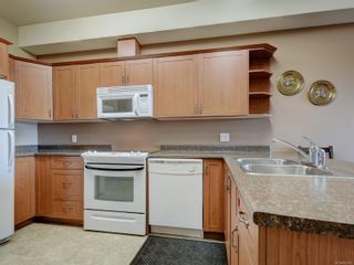 Photo 11: 402 364 Goldstream Ave in Colwood: Co Colwood Corners Condo for sale : MLS®# 887861