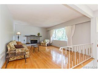 Photo 4: 964 Nicholson St in VICTORIA: SE Lake Hill House for sale (Saanich East)  : MLS®# 732243